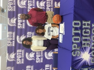 College Signings - Aniya Morelli